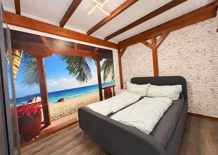 Holiday home Airport House & Free Parking